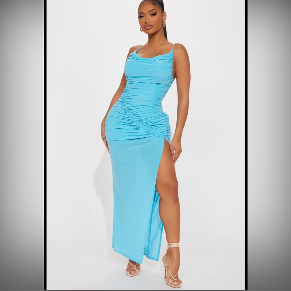 NWT fashion Nova dress 💙